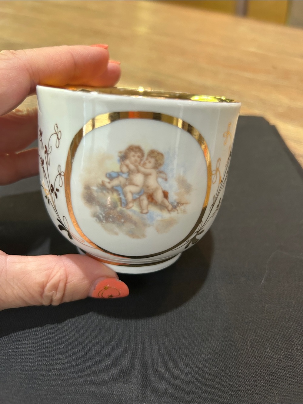 🪽Elegant White and Gold Porcelain Demitasse Cherub Accent Cup